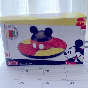 Select Brand Inc.  New Disney Mickey Mouse Gummy Treat Maker.